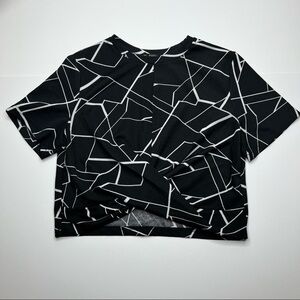 Crop Black and White top size Large Shein‎